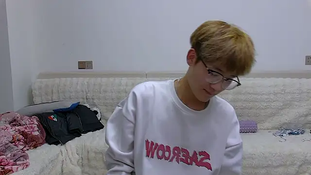 KK-cuteboy live sex cam