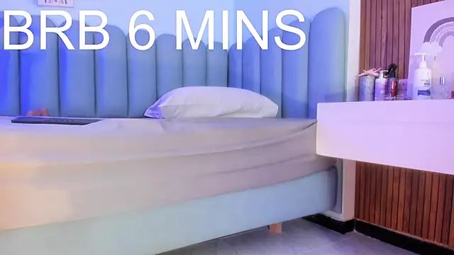 curvy_rousi's cam snapshot