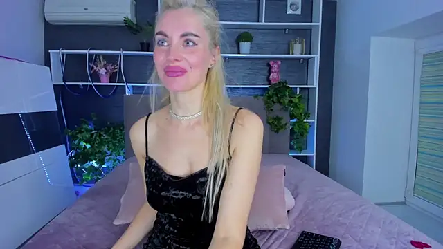 SabrinaSharm's cam snapshot