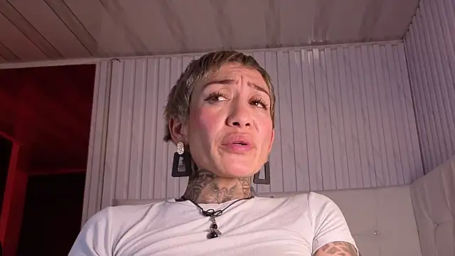 Everlyn_sexx's cam snapshot