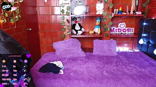 MidoriQuiinn live sex cam