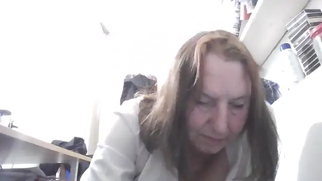 AnnaLive570's cam snapshot