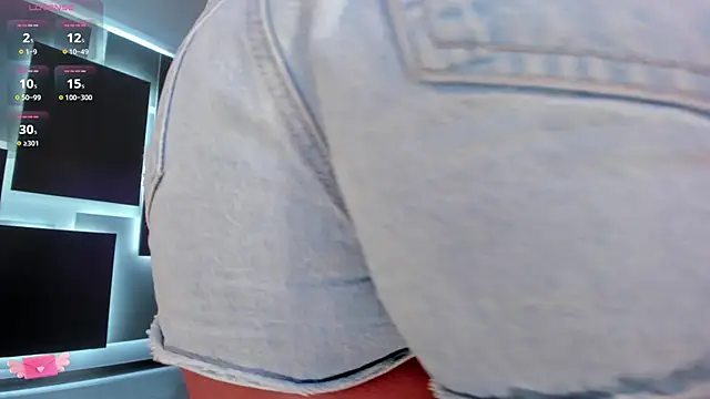 ArianaDumont's cam snapshot