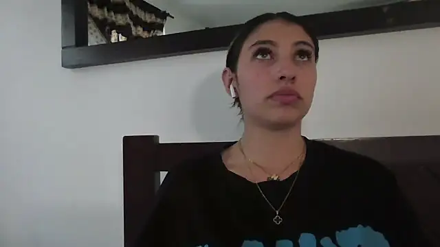 AliceTeenager___'s cam snapshot