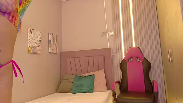 SaraBloom_'s cam snapshot