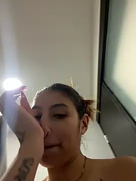 AliceTeenager___'s cam snapshot