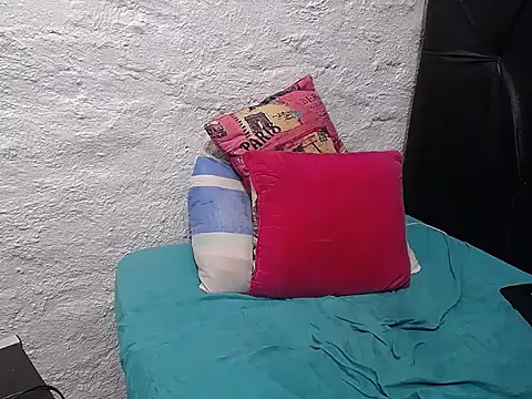 BoobieArtist live sex cam