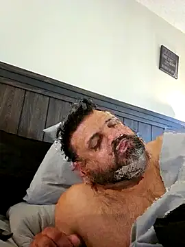 Roddog18 live sex cam