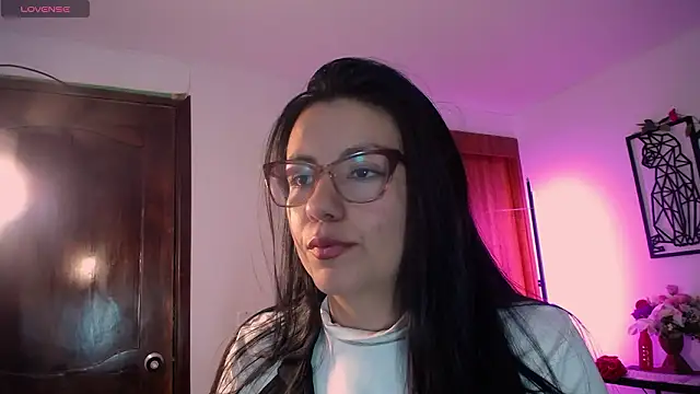 QueenRose94's cam snapshot