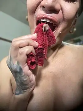 HugeKatarinaTS live sex cam