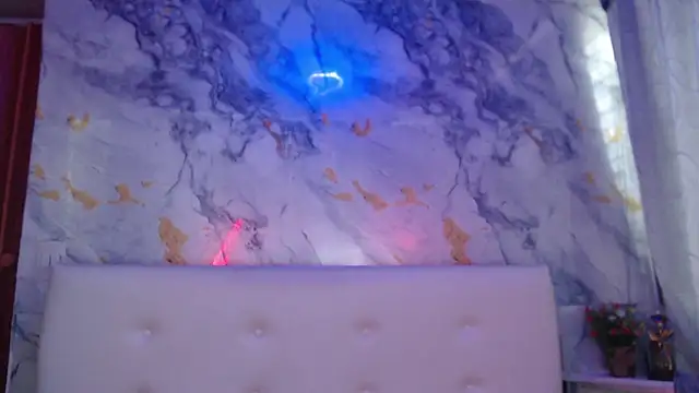 Nicolelewllss's cam snapshot