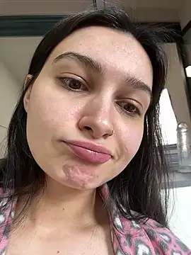 lunalovelee's cam snapshot