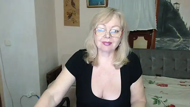 EvelynLoveShy's cam snapshot