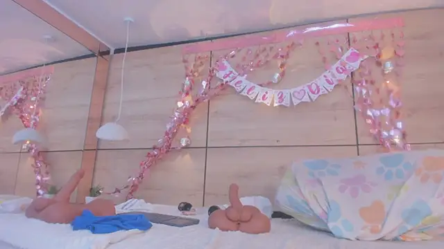 martina_touss's cam snapshot