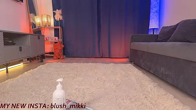 mikkixmeow's cam snapshot