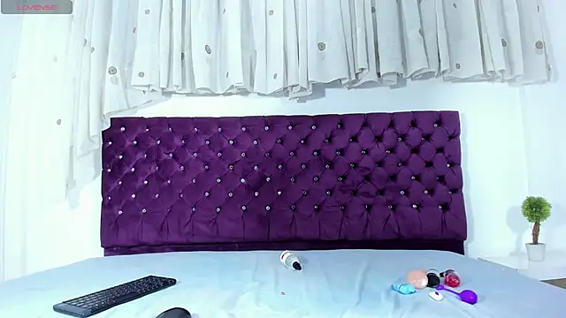 LucyChase's cam snapshot