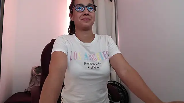 MiaAllure's cam snapshot