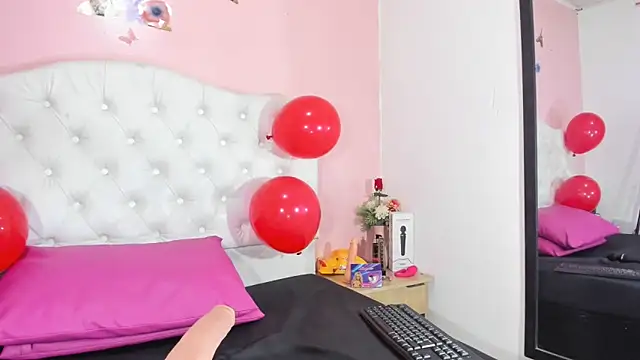 EmmySweett2 live sex cam