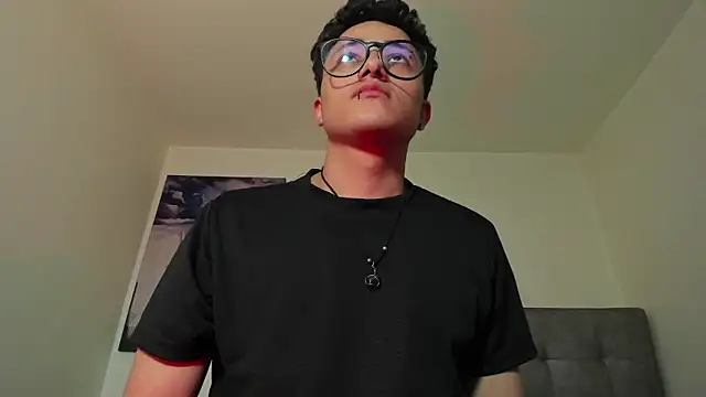 Adonibaskerville4's cam snapshot