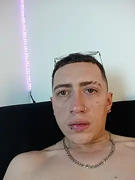 Emmanuel_Lust's cam snapshot