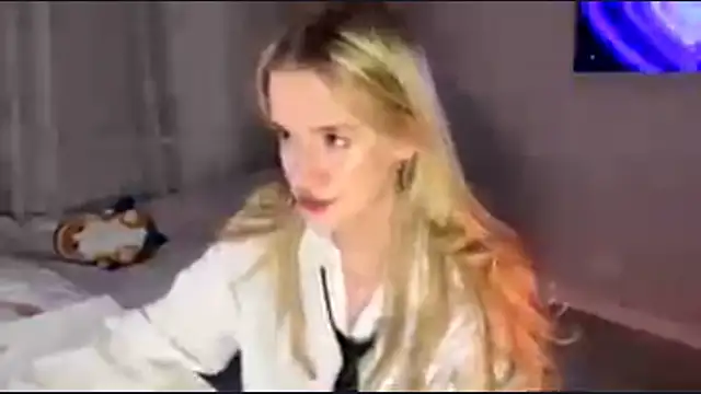 Between_Eeys's cam snapshot