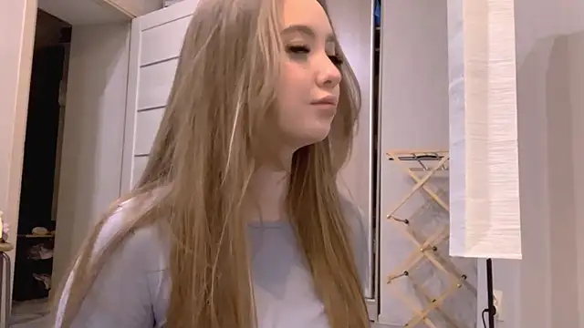 Fayalotyncute's cam snapshot