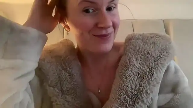 redheadrosie69's cam snapshot