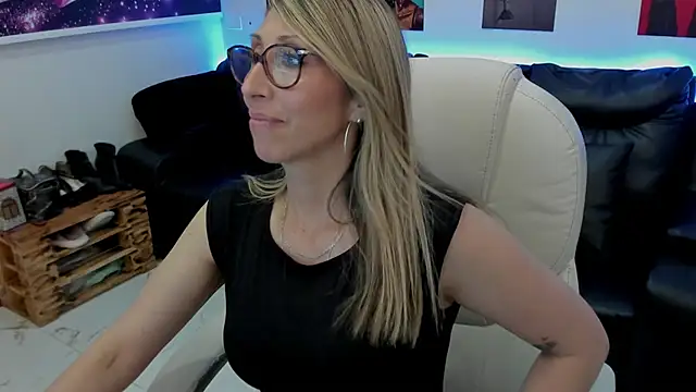 Scarlett_079's cam snapshot