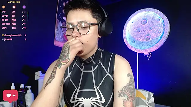 girl_intense444's cam snapshot