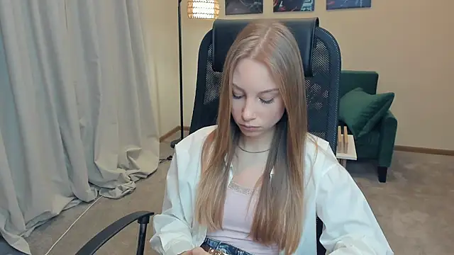 CarmenLipkin's cam snapshot