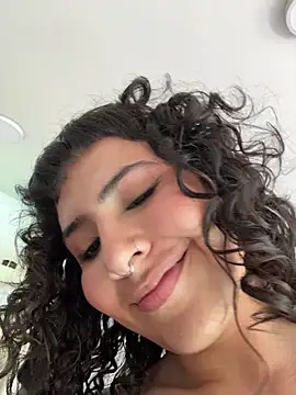 SugarTroubl33 live sex cam