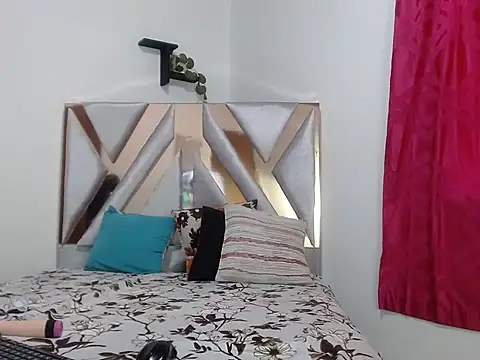 ElyThonsom's cam snapshot