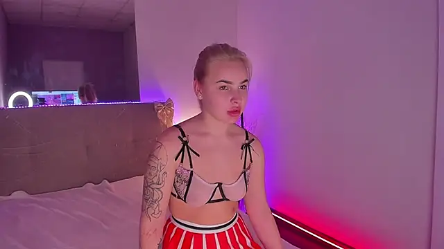 LunaHeadley's cam snapshot