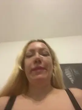 SofiaJoy's cam snapshot