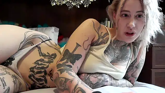 MadameSandra's cam snapshot