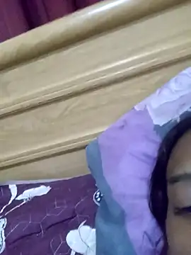 loveofpetitegirls34's cam snapshot