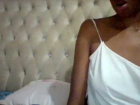 Ntombizodwa10's cam snapshot