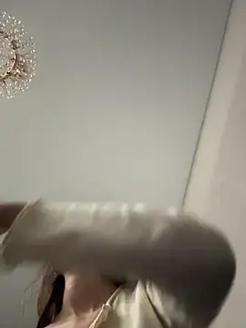 ElliRose live sex cam