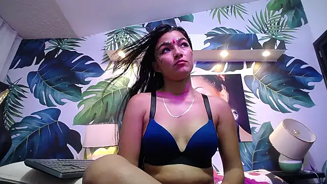 gurisha_priya's cam snapshot