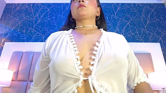 KiaraEverly's cam snapshot