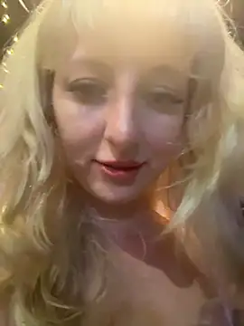 RonnieKiss live sex cam