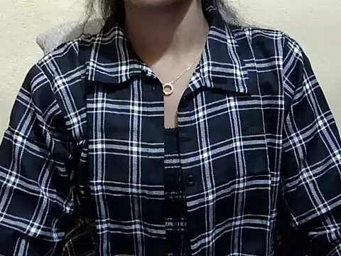 Khushi_v's cam snapshot