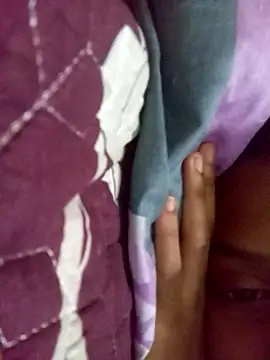 loveofpetitegirls34's cam snapshot