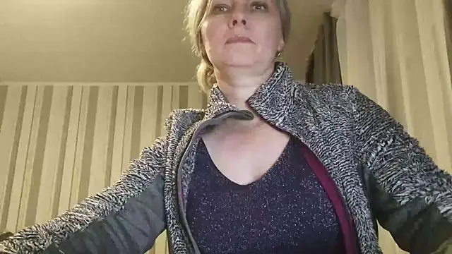 EdithManning's cam snapshot