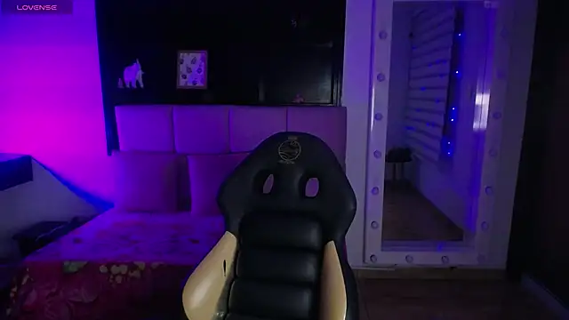 _Charlotte_Collins_'s cam snapshot