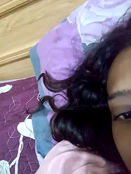 loveofpetitegirls34's cam snapshot