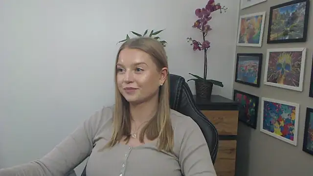 Mysteryerica's cam snapshot