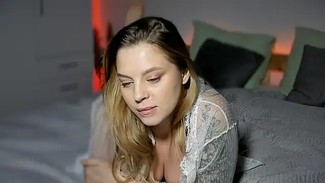 LilyFlamee's cam snapshot