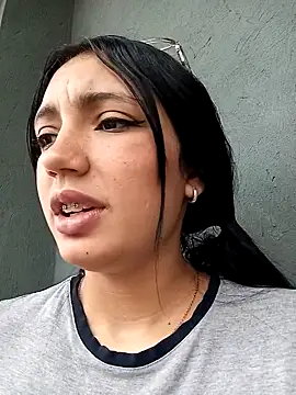 _ArianaToroo's cam snapshot