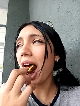 _ArianaToroo's cam snapshot